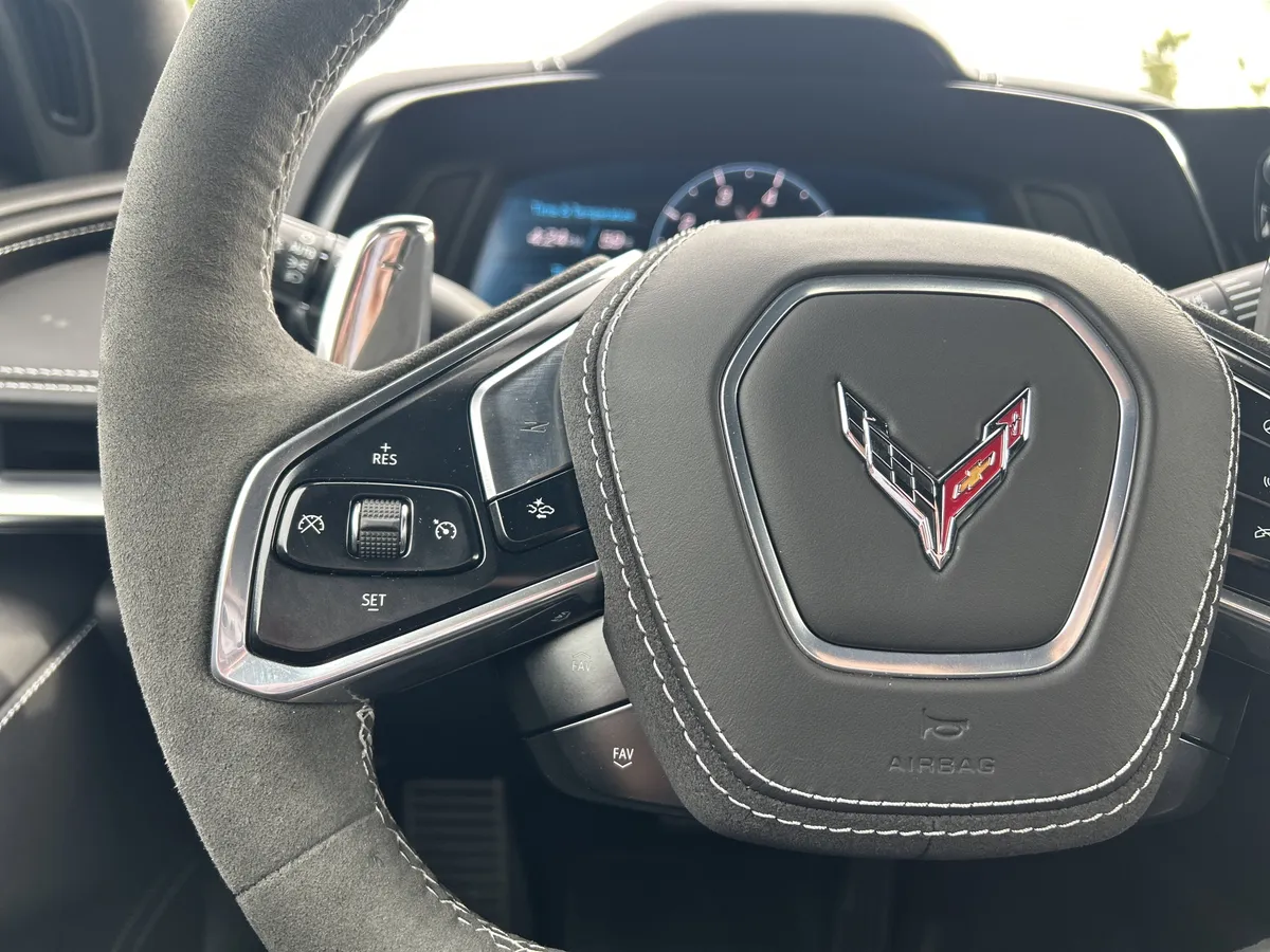 2024 Chevrolet Corvette 3LT thumbnail 17