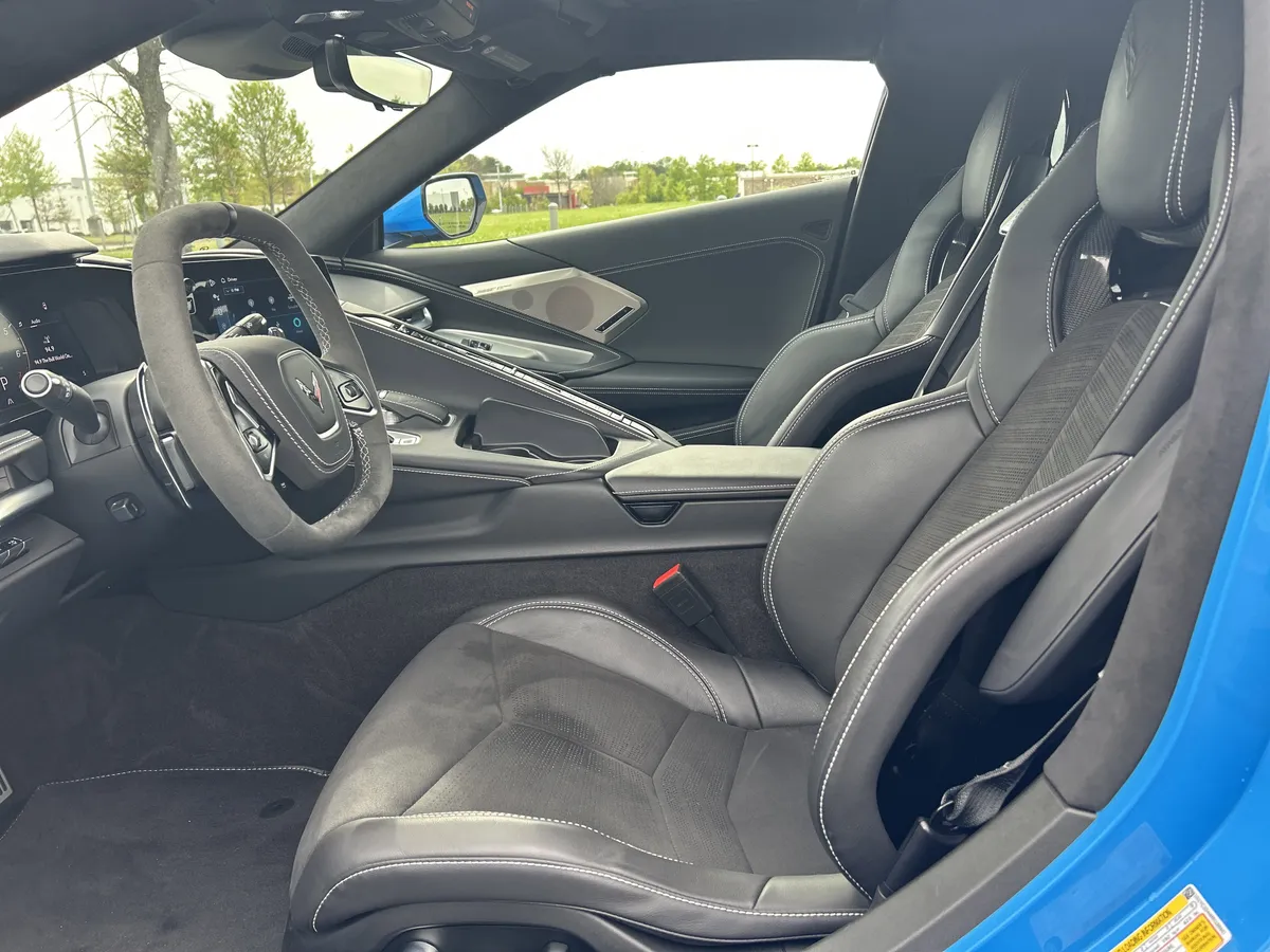 2024 Chevrolet Corvette 3LT thumbnail 23
