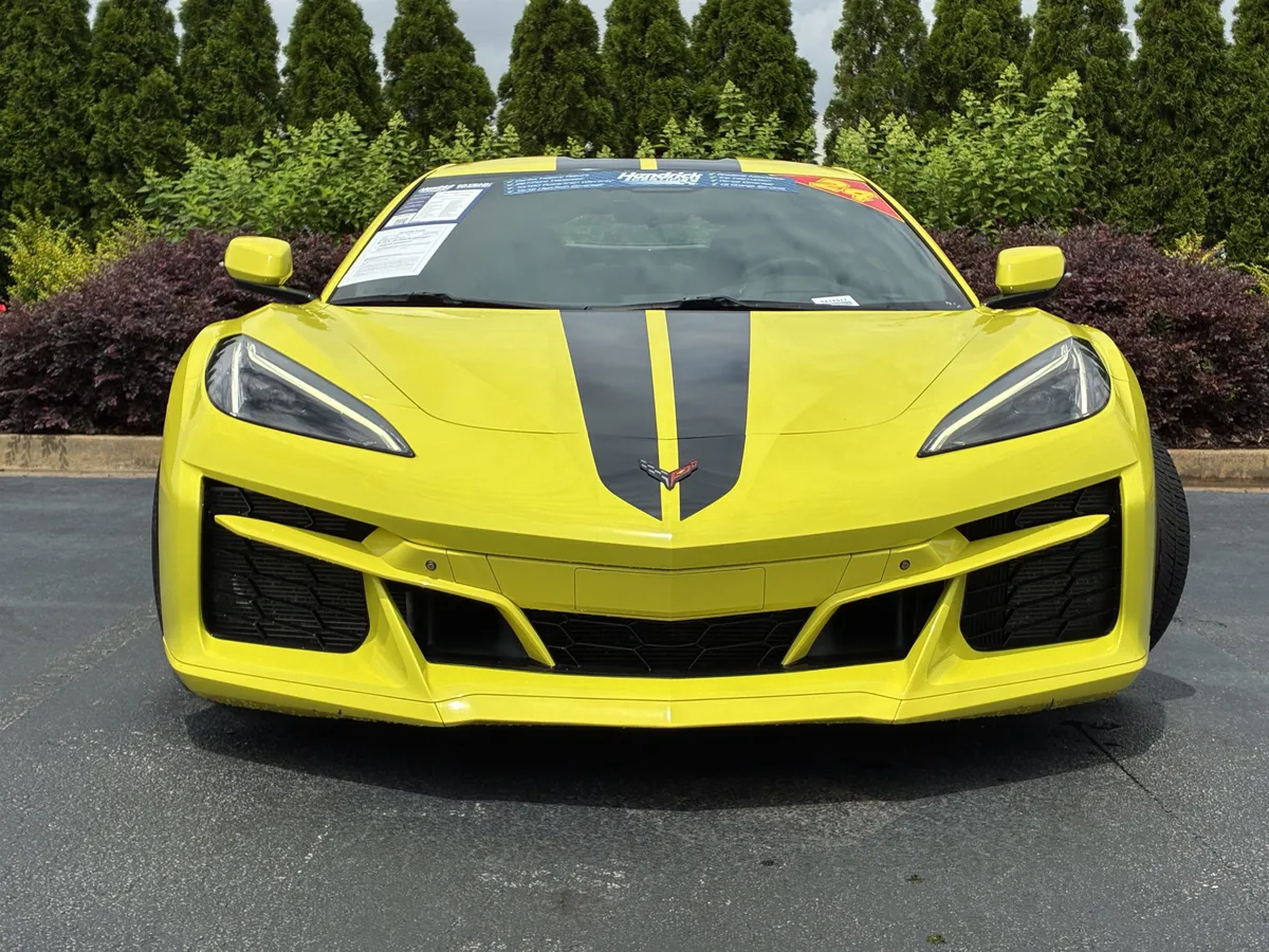 2024 Chevrolet Corvette E-Ray 3LZ thumbnail 2