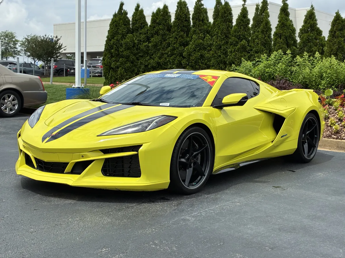 2024 Chevrolet Corvette E-Ray 3LZ thumbnail 4
