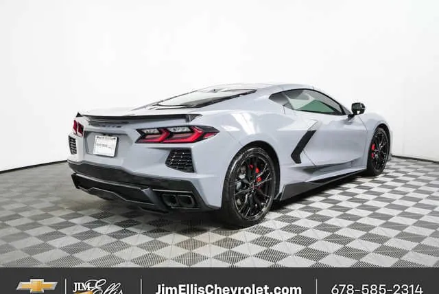 2024 Chevrolet Corvette Stingray 2LT thumbnail 3