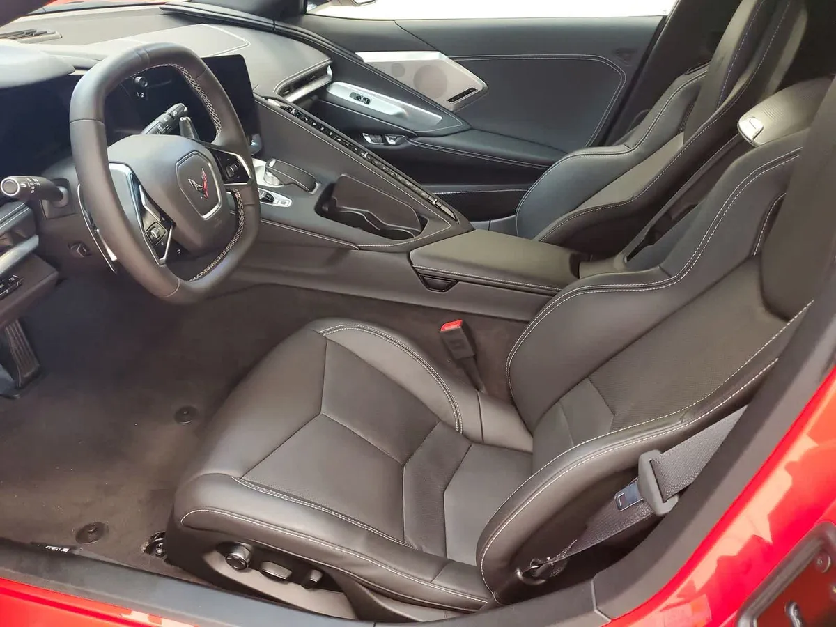 2024 Chevrolet Corvette Stingray w/2LT thumbnail 18