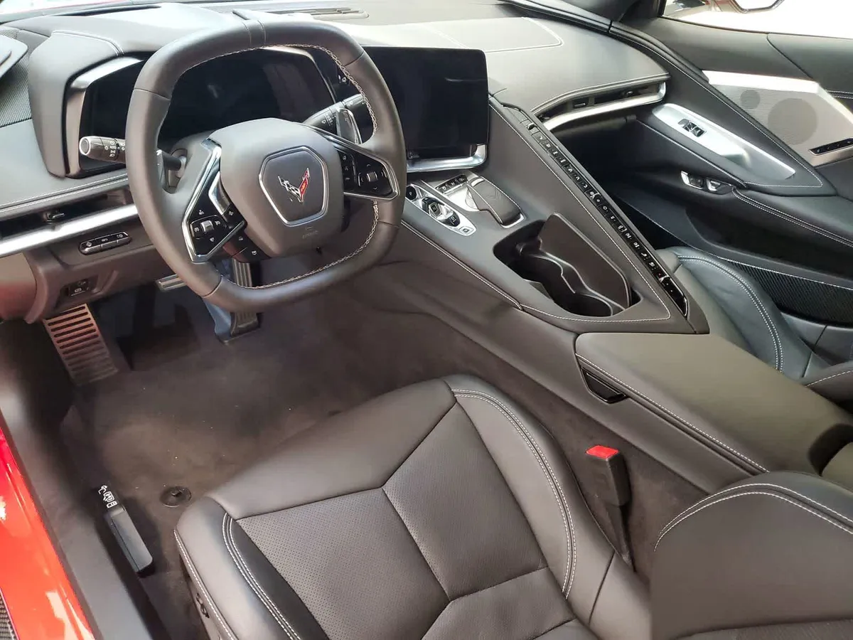 2024 Chevrolet Corvette Stingray w/2LT thumbnail 2