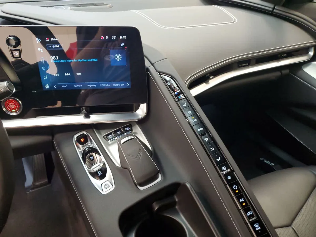 2024 Chevrolet Corvette Stingray w/2LT thumbnail 28