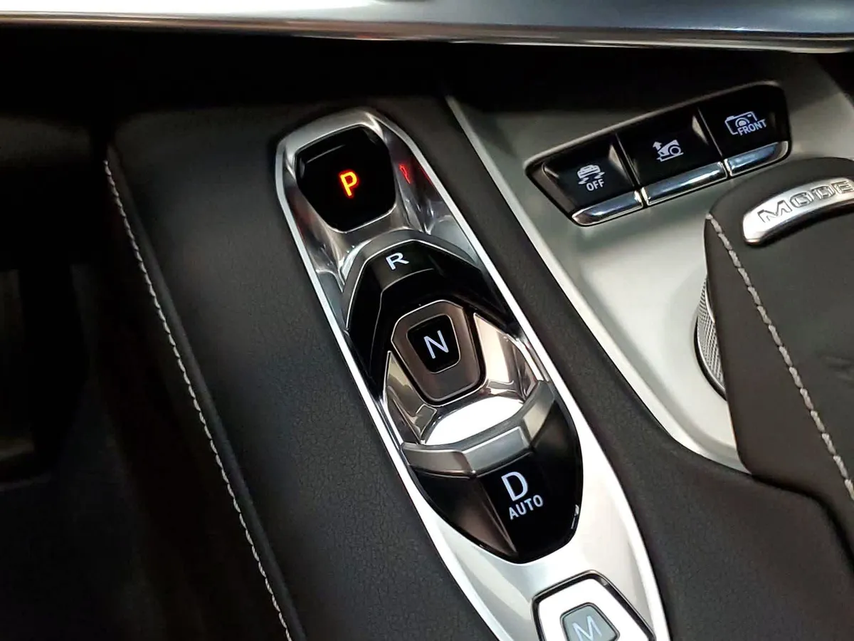 2024 Chevrolet Corvette Stingray w/2LT thumbnail 9