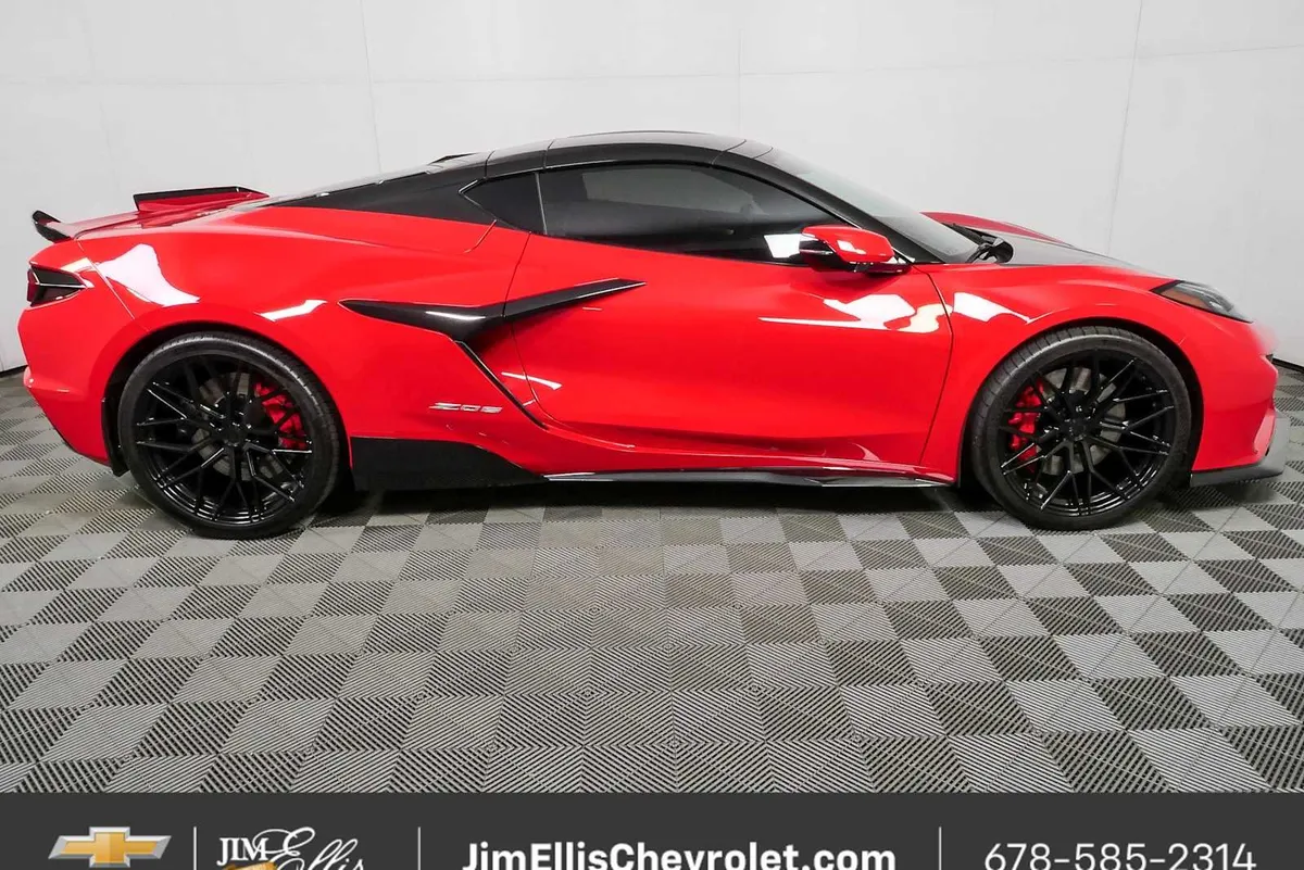 2024 Chevrolet Corvette Z06 3LZ thumbnail 2