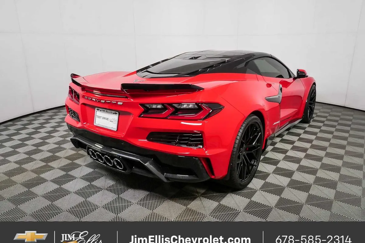 2024 Chevrolet Corvette Z06 3LZ thumbnail 3