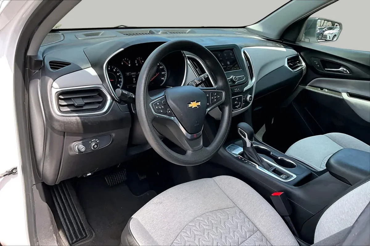 2024 Chevrolet Equinox LS thumbnail 18