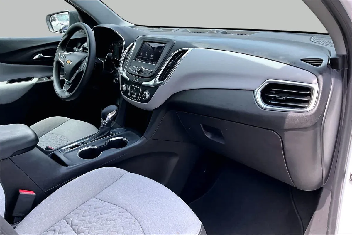 2024 Chevrolet Equinox LS thumbnail 19