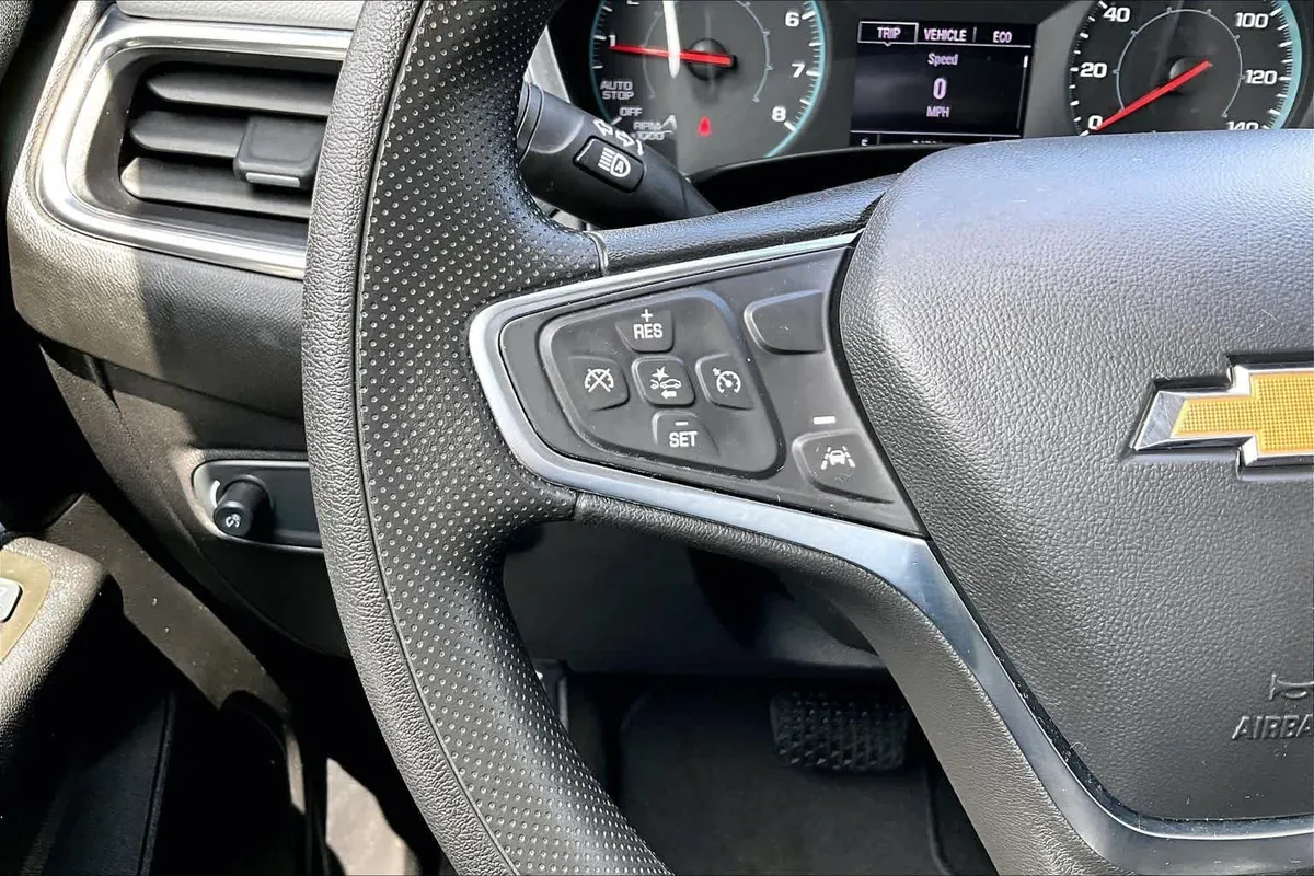 2024 Chevrolet Equinox LS thumbnail 22