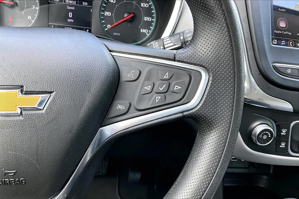 2024 Chevrolet Equinox LS thumbnail 23