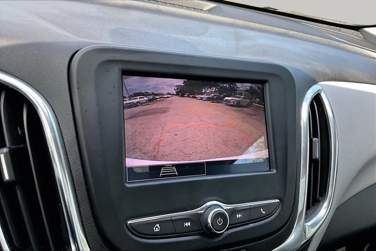 2024 Chevrolet Equinox LS thumbnail 25