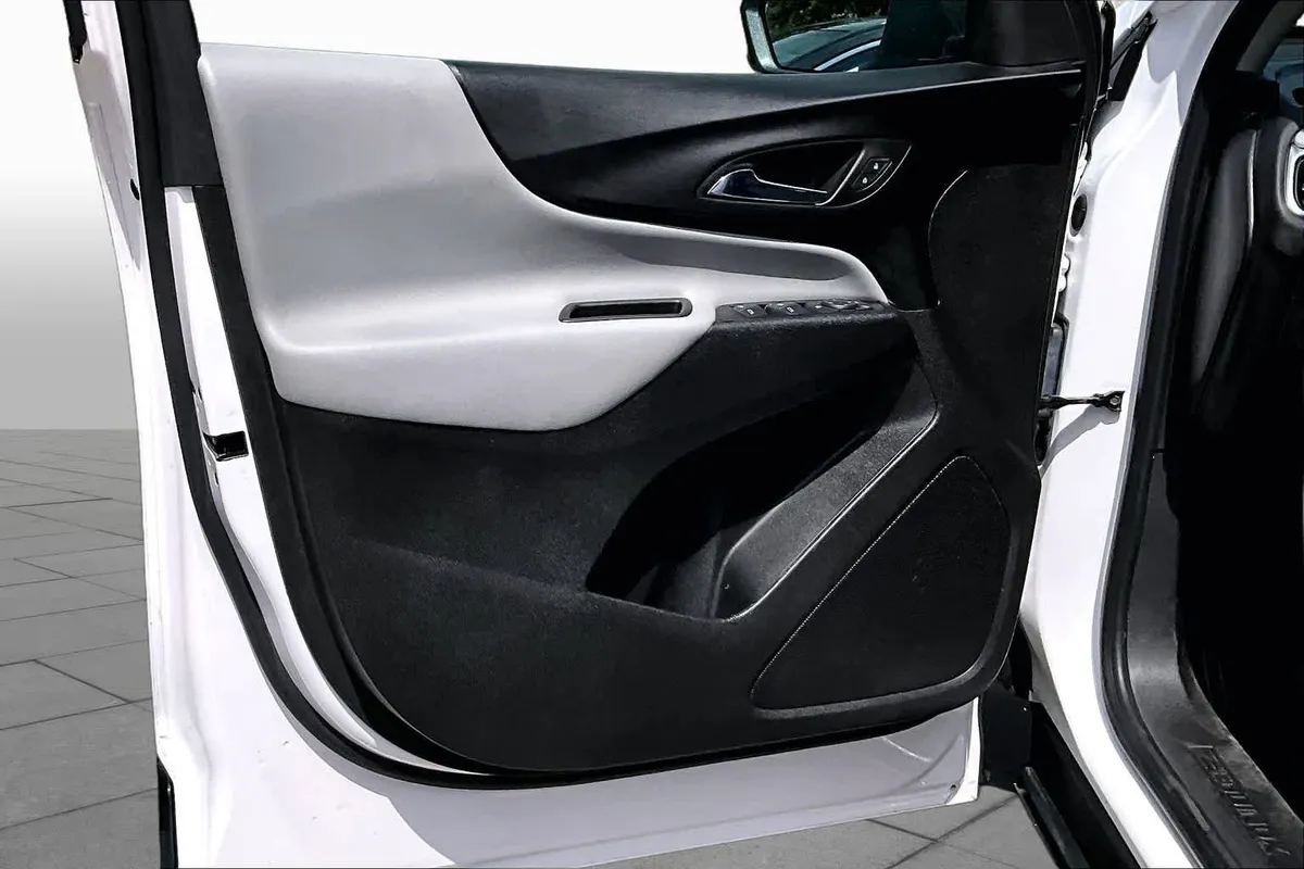 2024 Chevrolet Equinox LS thumbnail 26