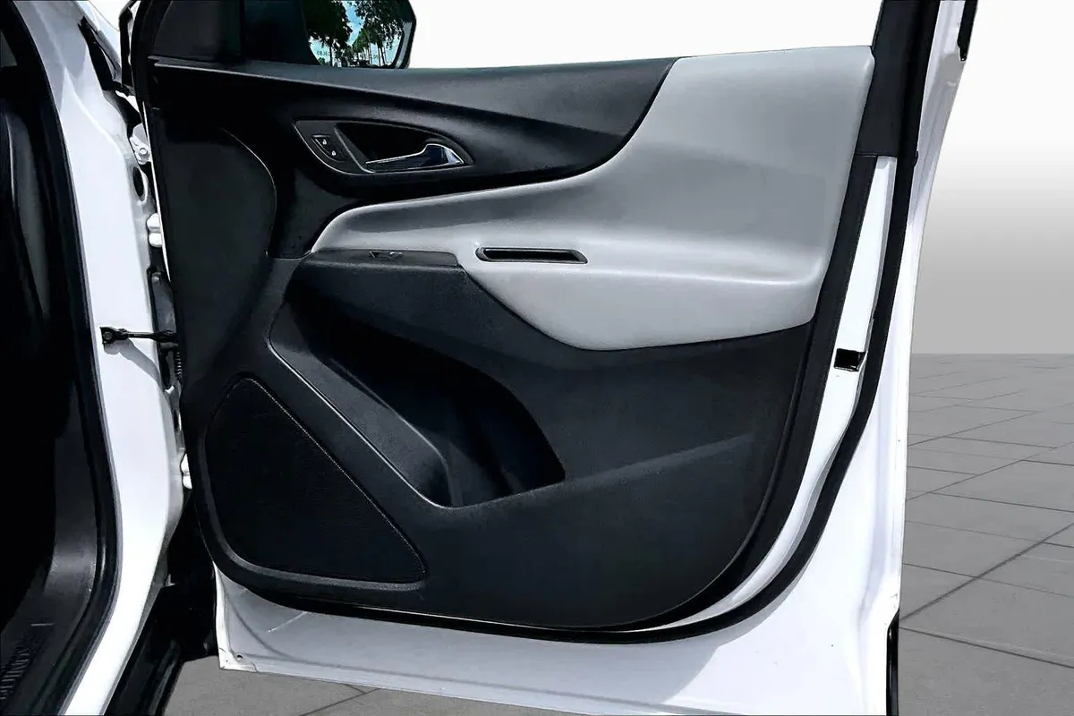 2024 Chevrolet Equinox LS thumbnail 27