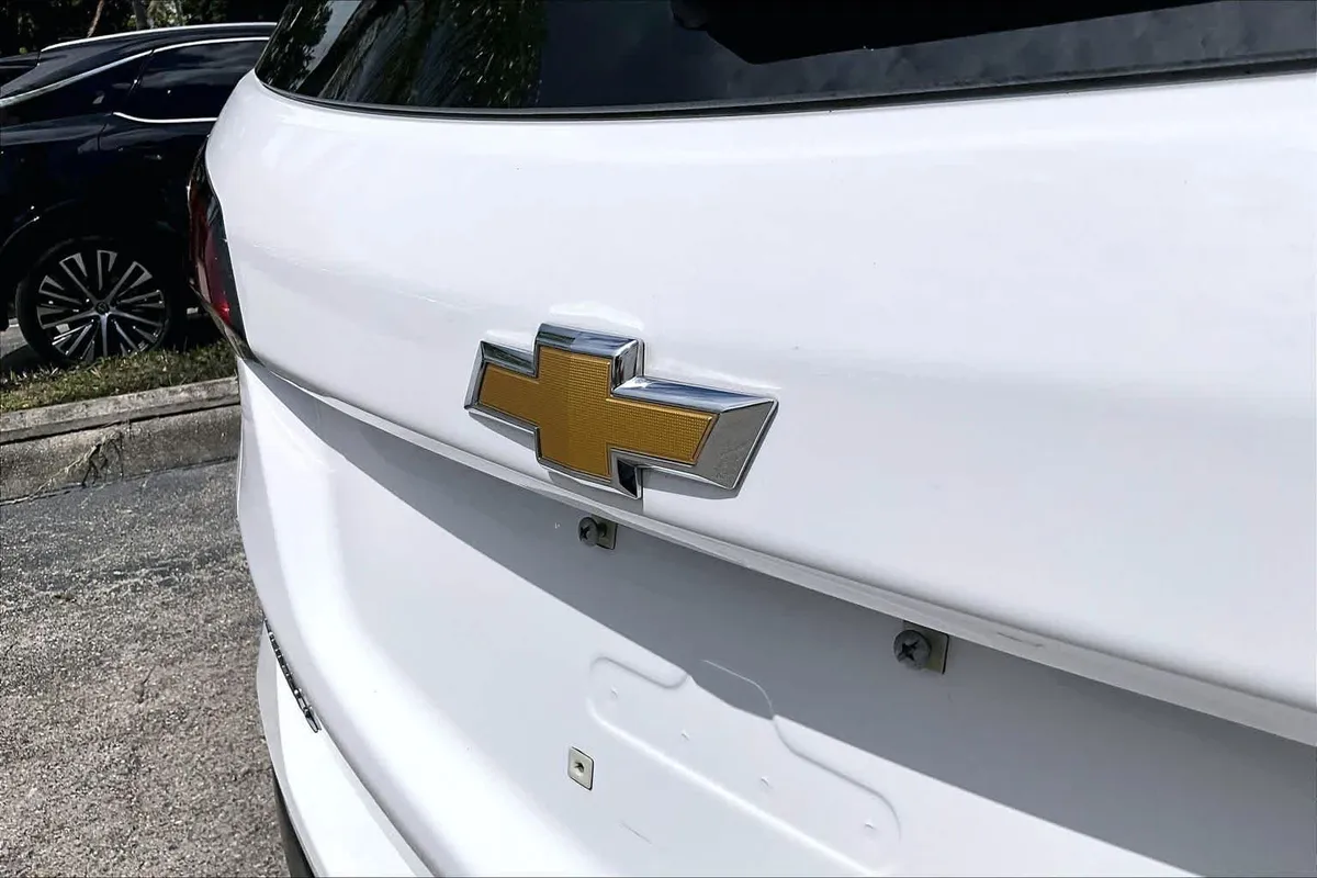 2024 Chevrolet Equinox LS thumbnail 31