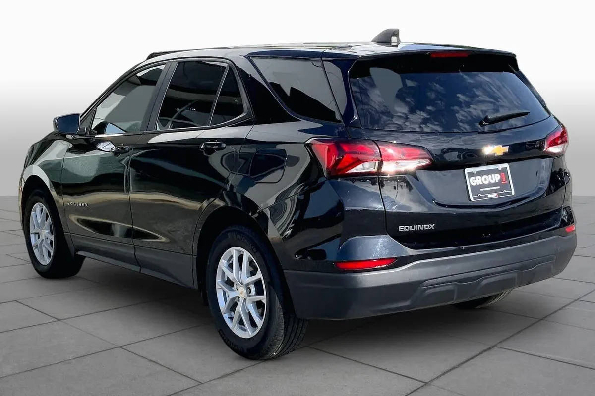 2024 Chevrolet Equinox LS thumbnail 12