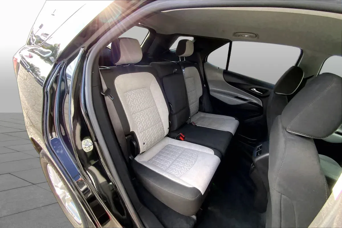 2024 Chevrolet Equinox LS thumbnail 19
