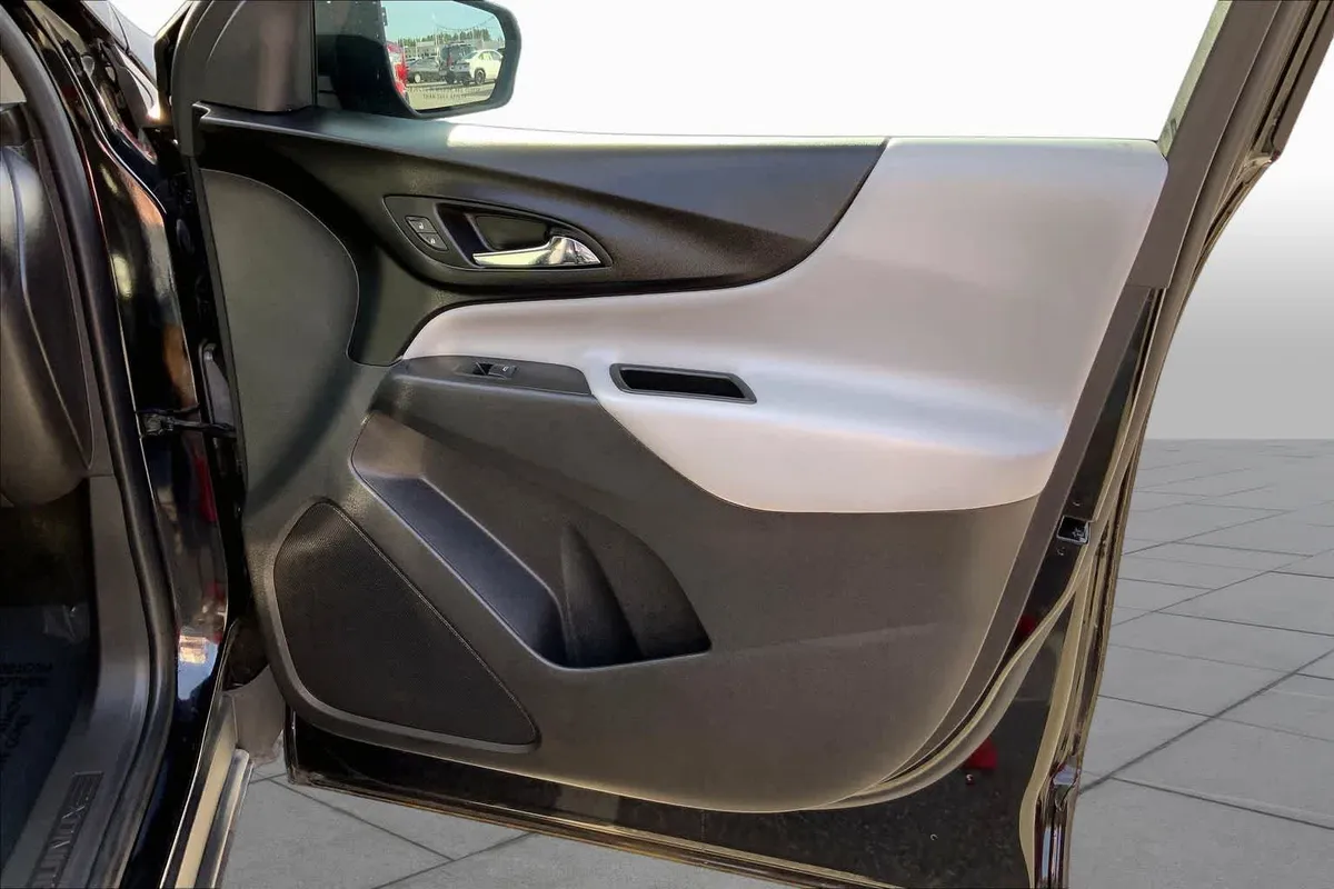 2024 Chevrolet Equinox LS thumbnail 22