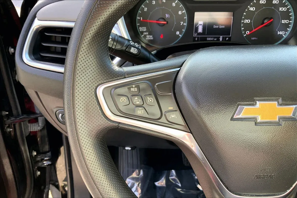 2024 Chevrolet Equinox LS thumbnail 23