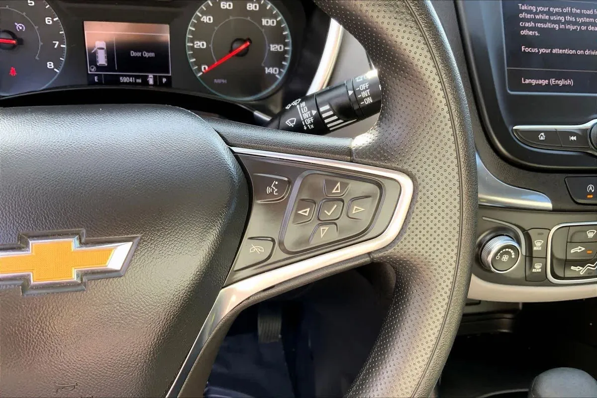 2024 Chevrolet Equinox LS thumbnail 24