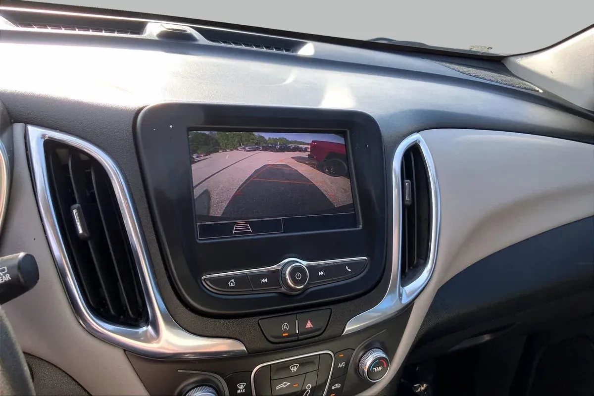 2024 Chevrolet Equinox LS thumbnail 28