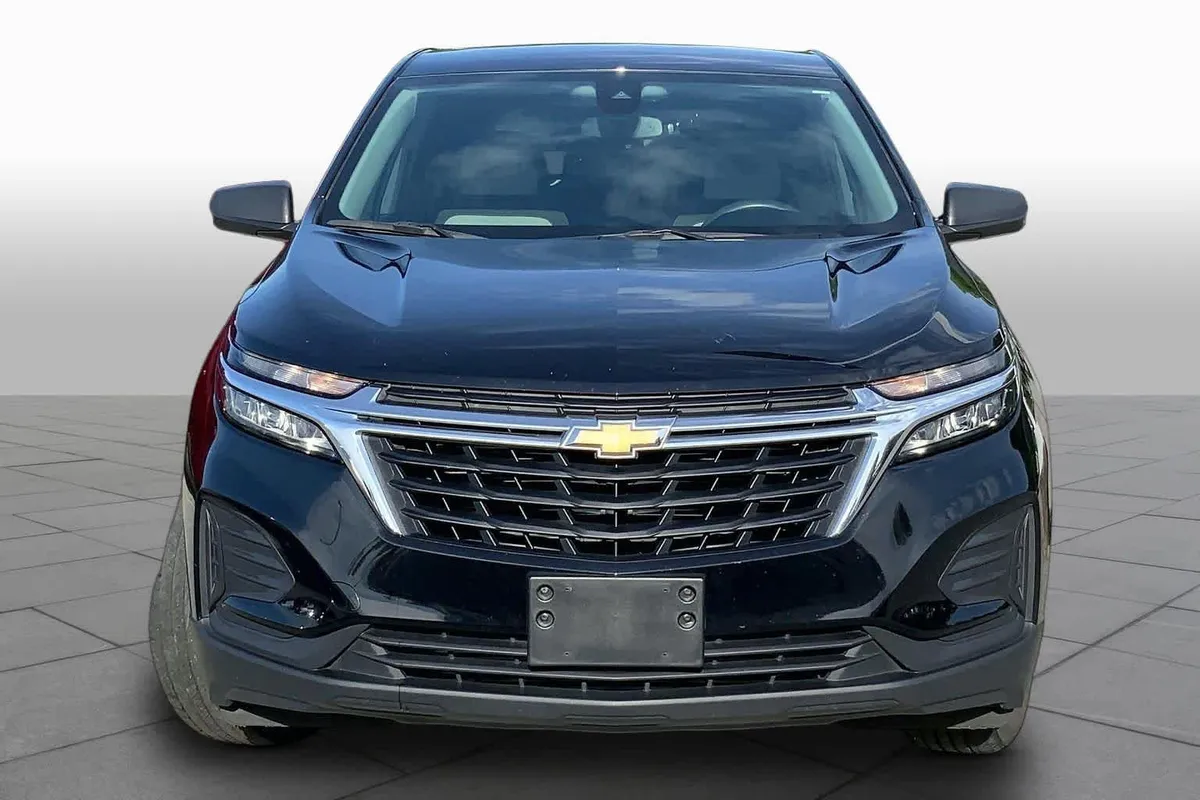 2024 Chevrolet Equinox LS thumbnail 4