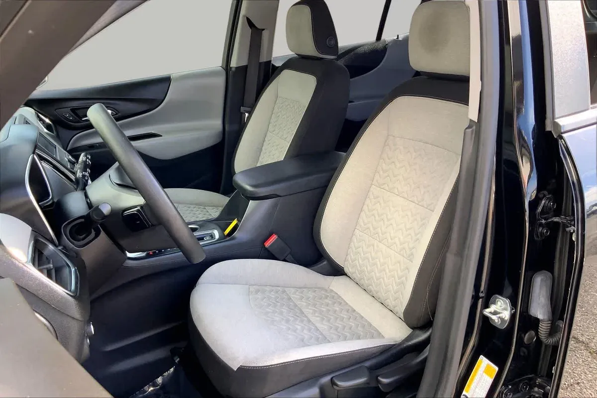 2024 Chevrolet Equinox LS thumbnail 8