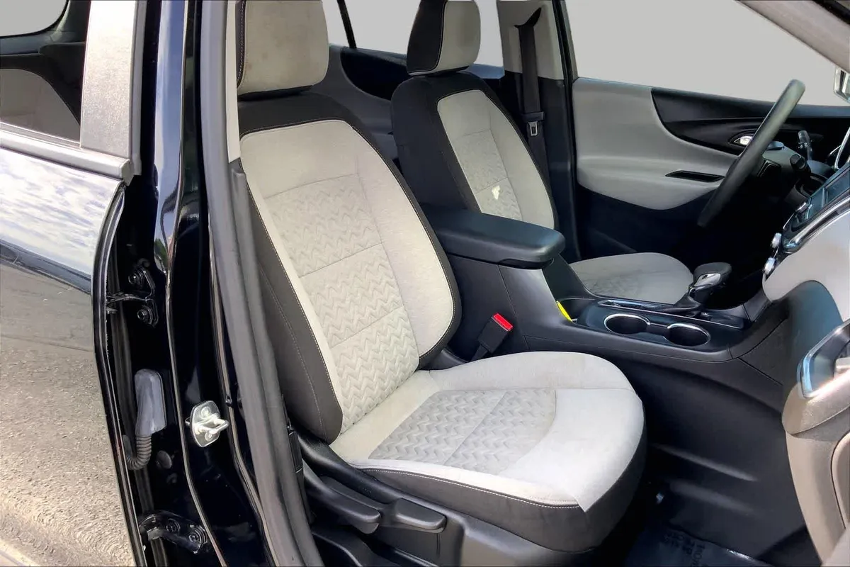 2024 Chevrolet Equinox LS thumbnail 9
