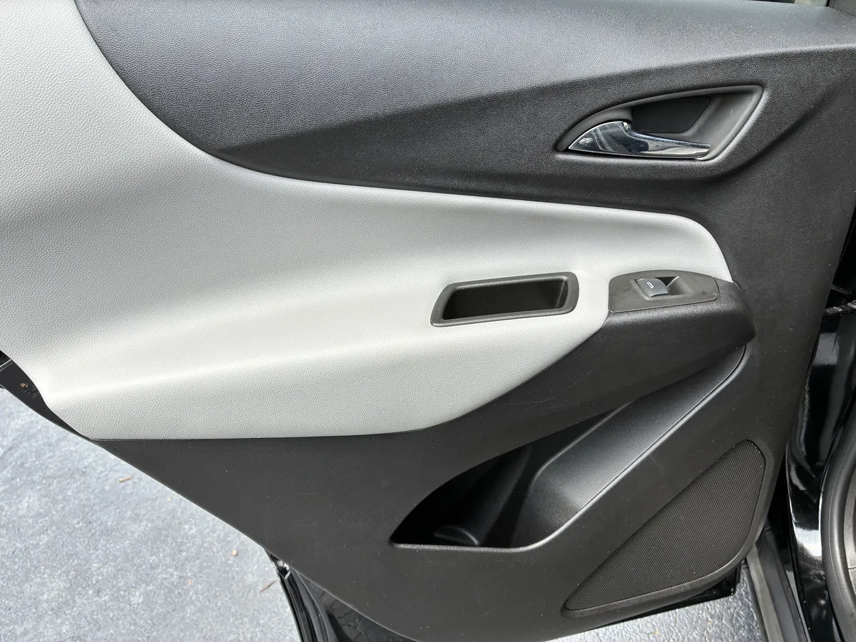 2024 Chevrolet Equinox LS thumbnail 15