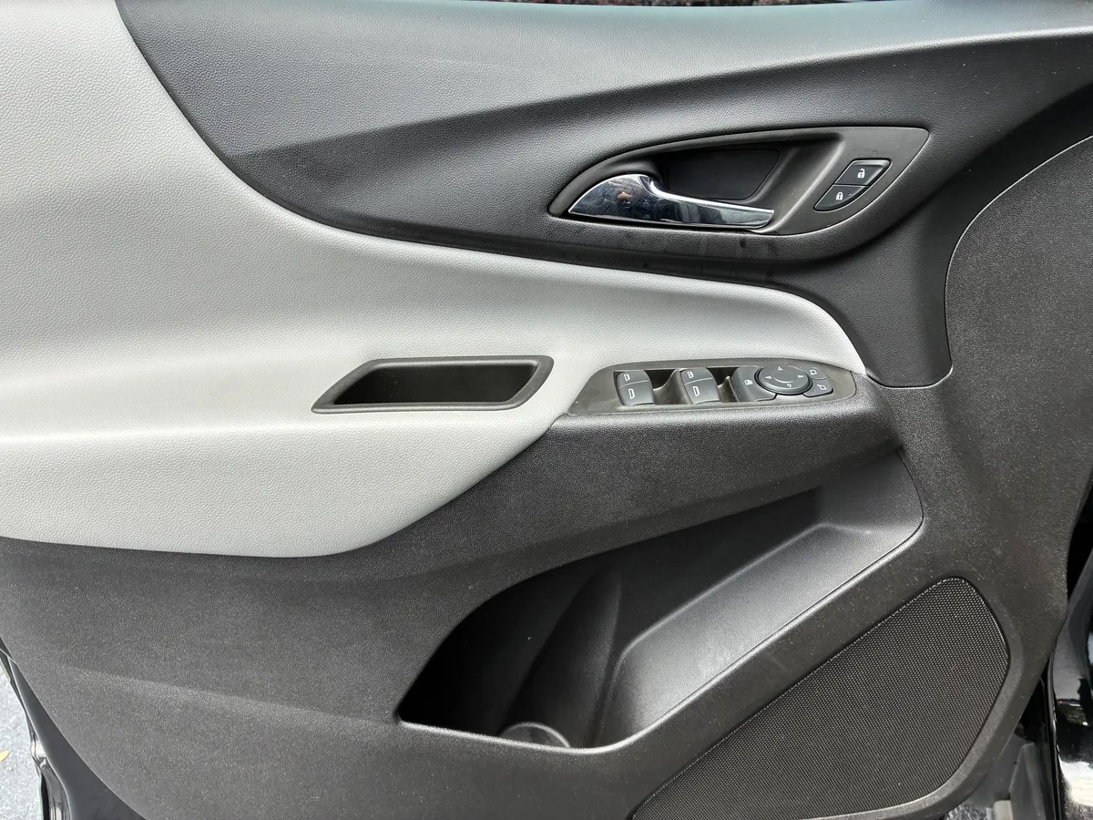 2024 Chevrolet Equinox LS thumbnail 22