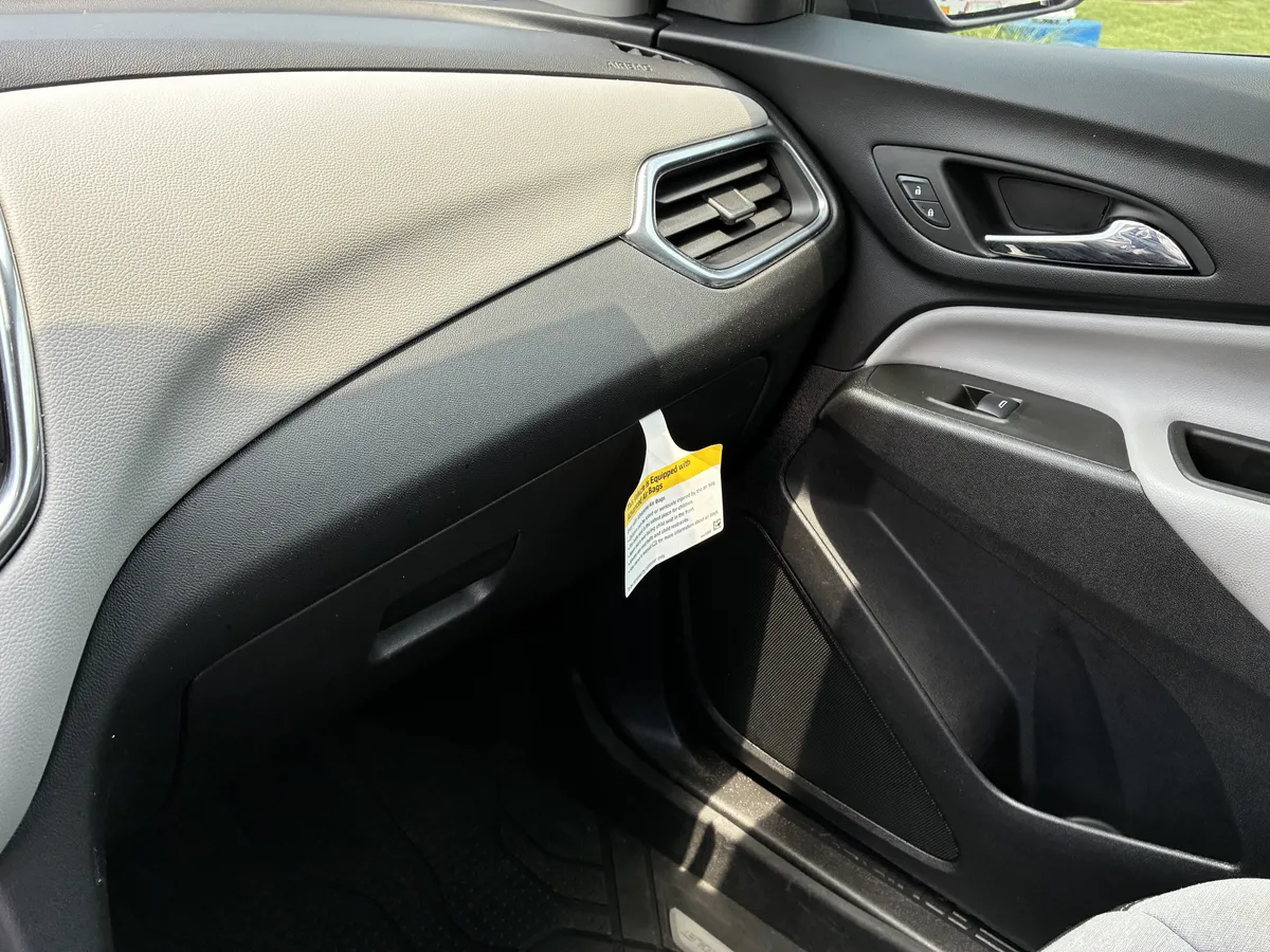 2024 Chevrolet Equinox LS thumbnail 34