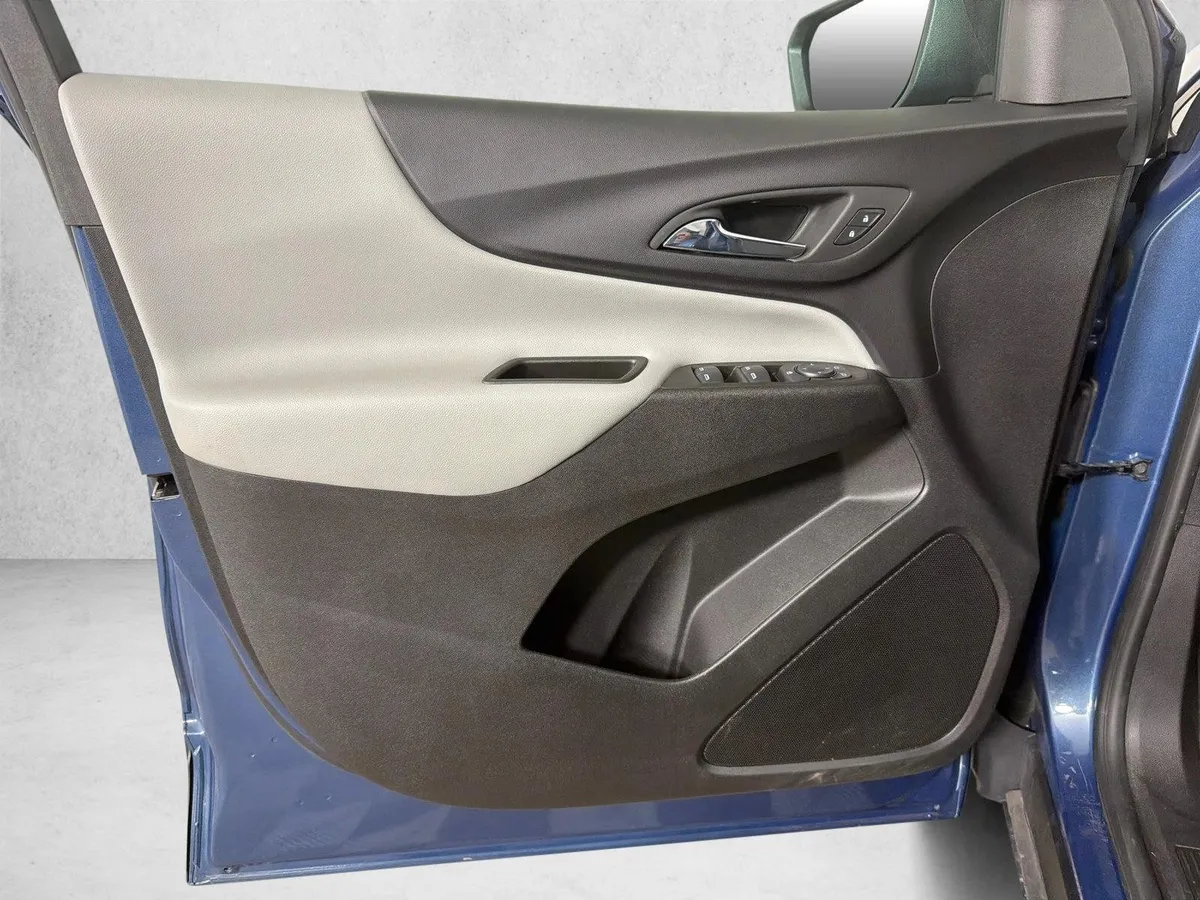 2024 Chevrolet Equinox LS thumbnail 10