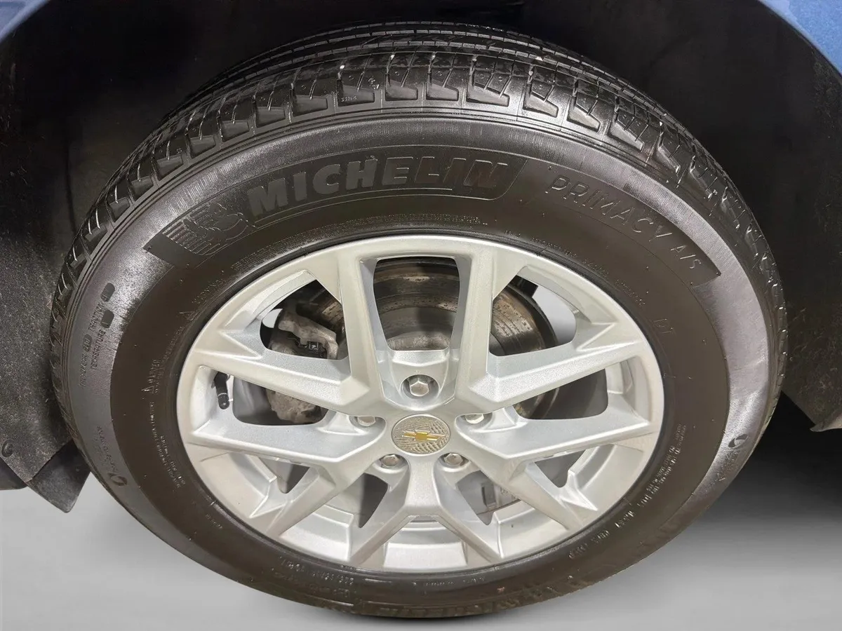 2024 Chevrolet Equinox LS thumbnail 19