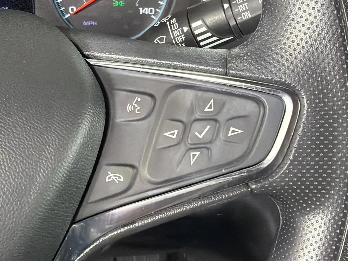 2024 Chevrolet Equinox LS thumbnail 25
