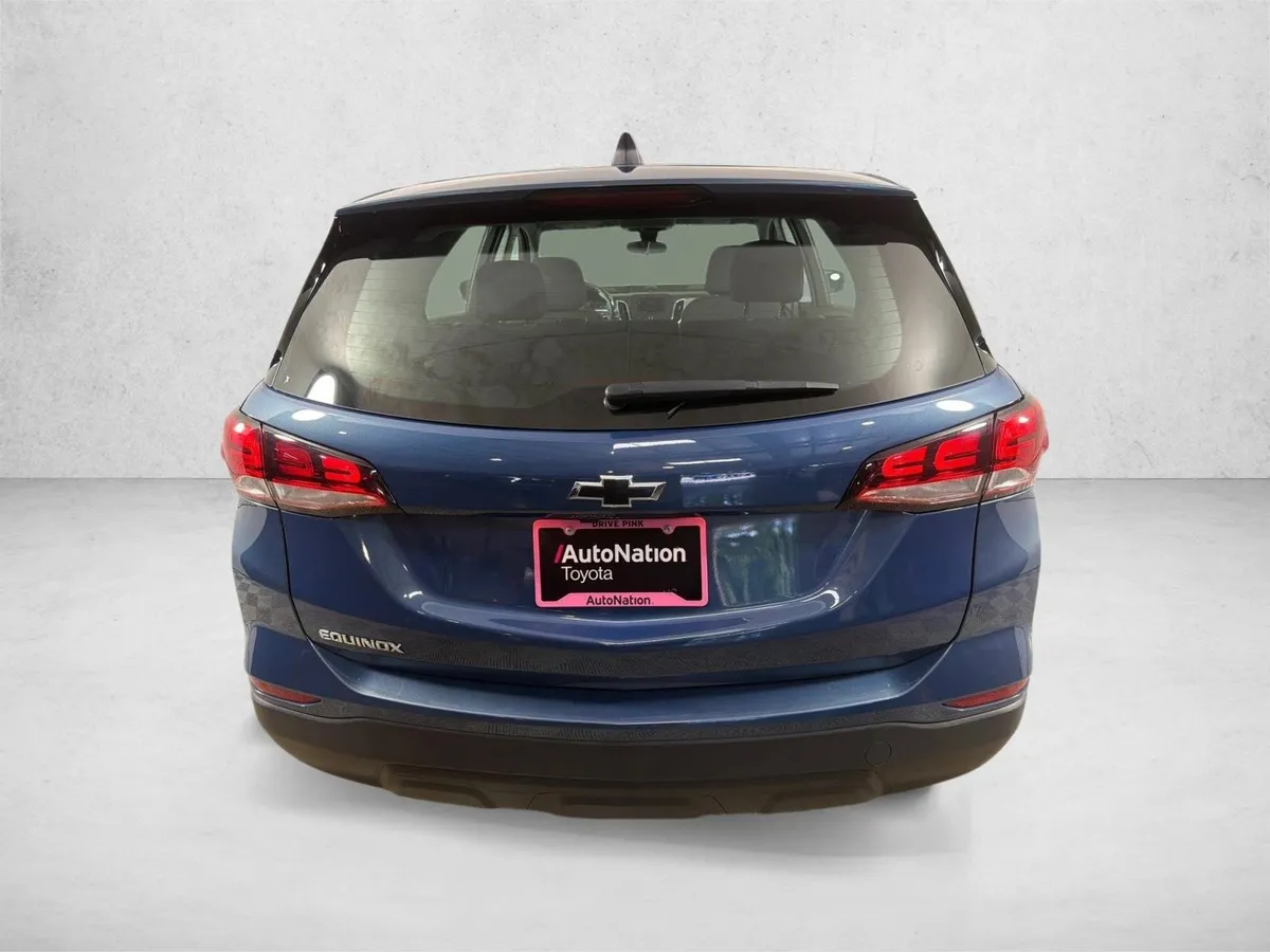 2024 Chevrolet Equinox LS thumbnail 4