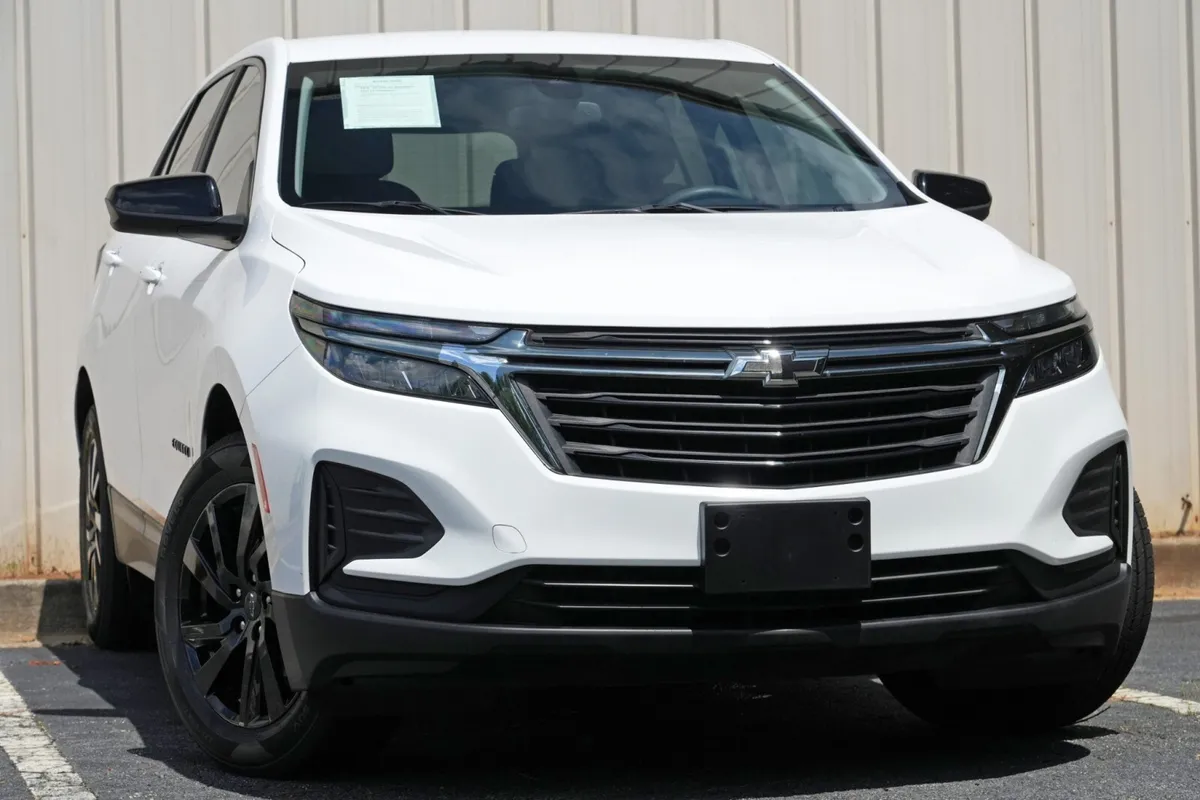 2024 Chevrolet Equinox LS w/ Convenience & Sport Edition Packages thumbnail 2