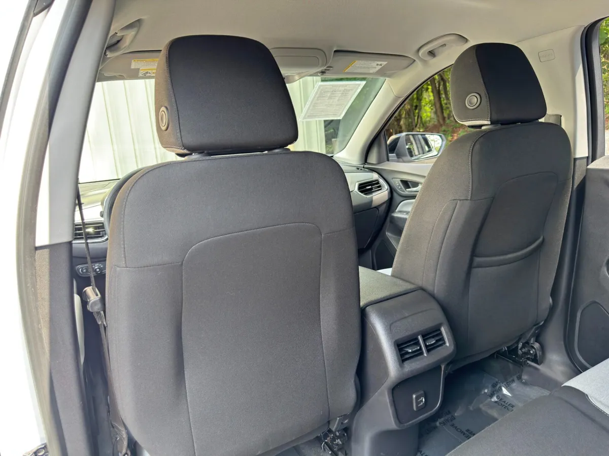 2024 Chevrolet Equinox LS w/ Convenience & Sport Edition Packages thumbnail 31
