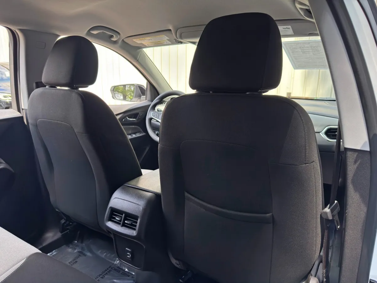 2024 Chevrolet Equinox LS w/ Convenience & Sport Edition Packages thumbnail 32