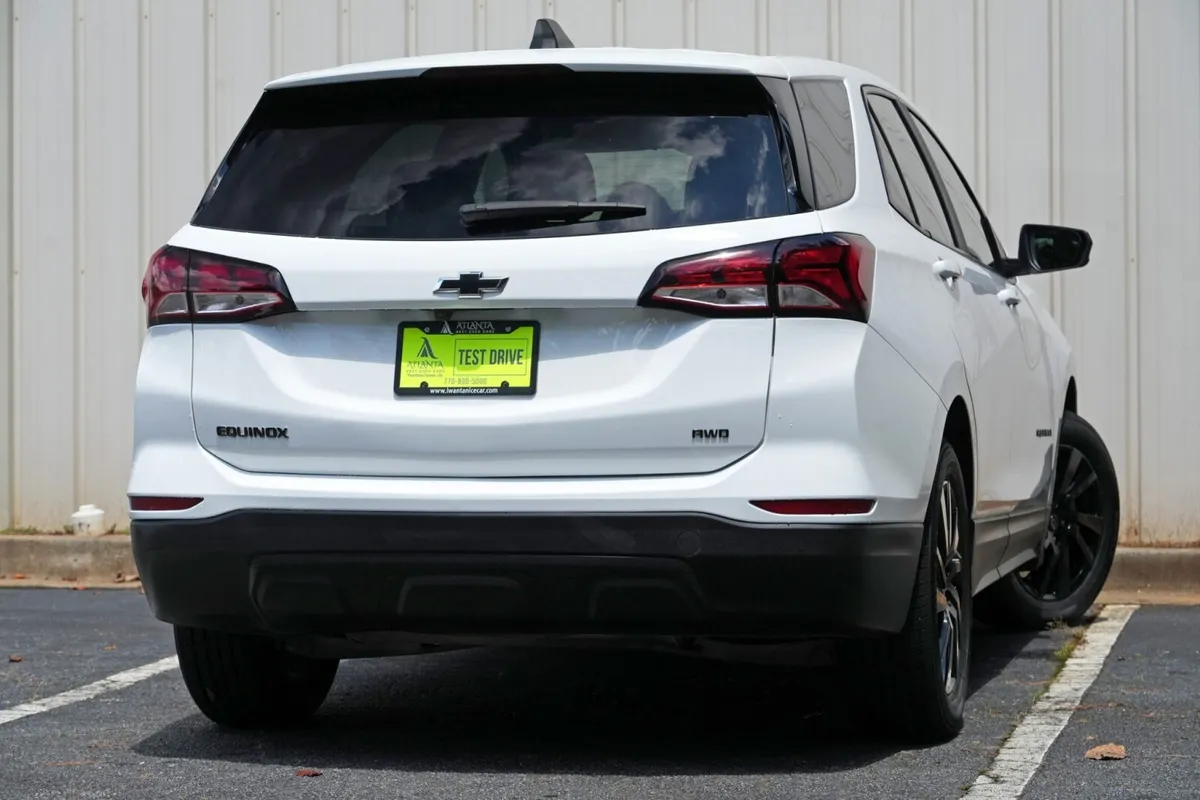 2024 Chevrolet Equinox LS w/ Convenience & Sport Edition Packages thumbnail 4