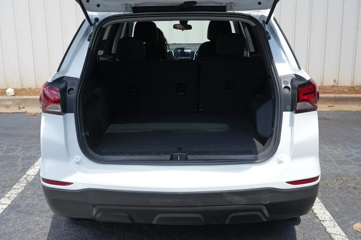 2024 Chevrolet Equinox LS w/ Convenience & Sport Edition Packages thumbnail 9
