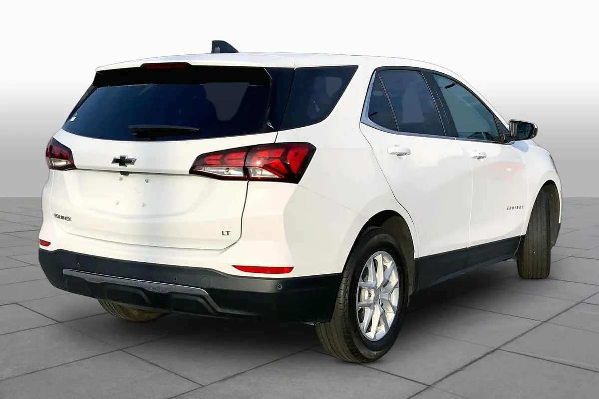 2024 Chevrolet Equinox LT thumbnail 13