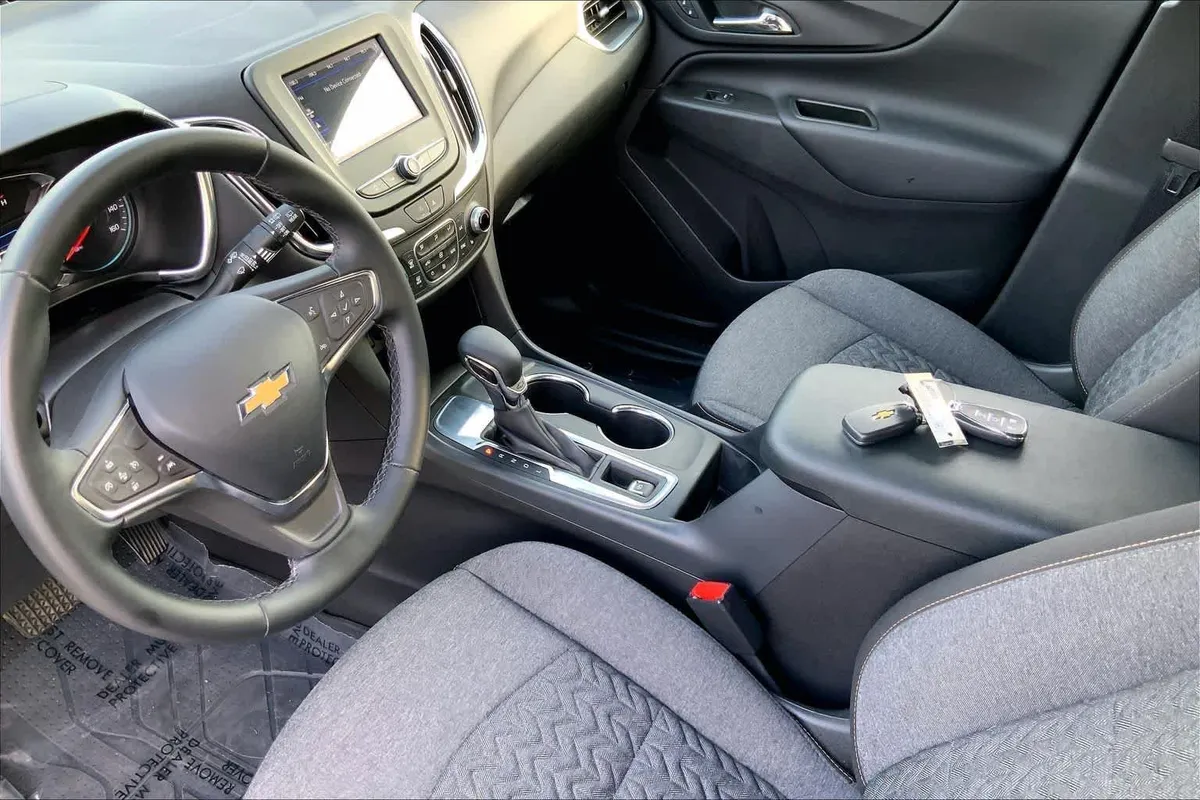 2024 Chevrolet Equinox LT thumbnail 16