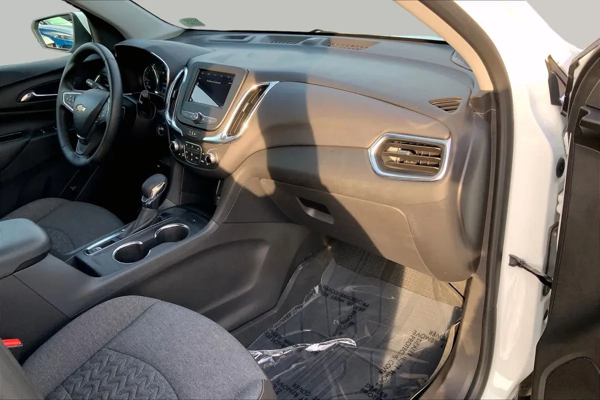 2024 Chevrolet Equinox LT thumbnail 18