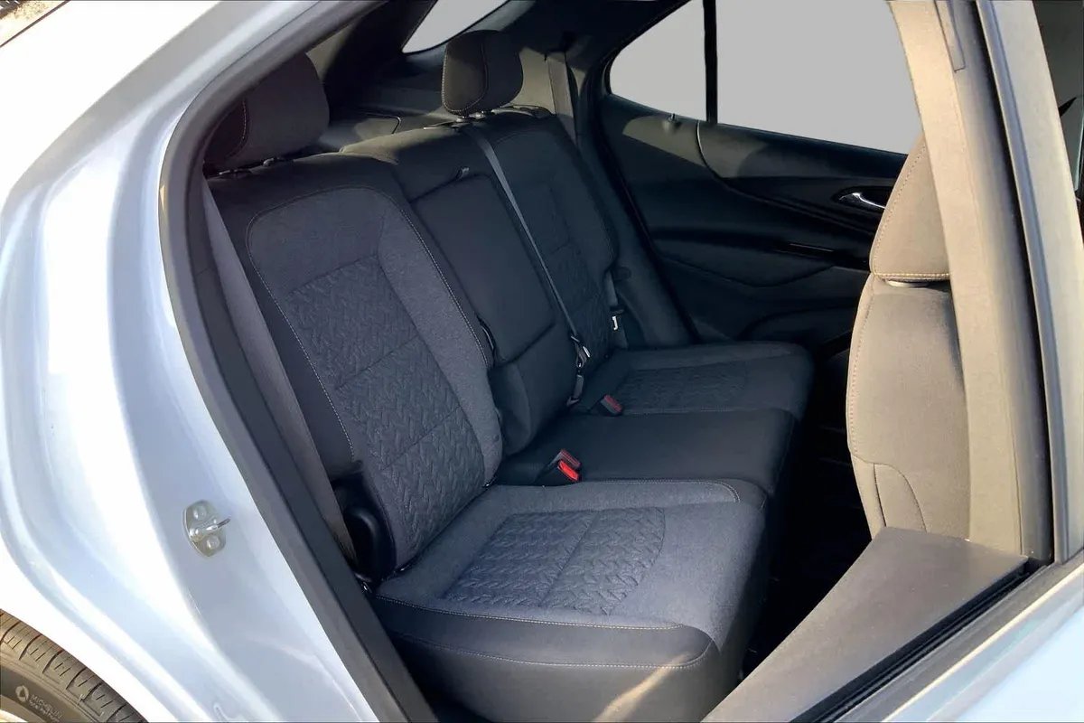 2024 Chevrolet Equinox LT thumbnail 19