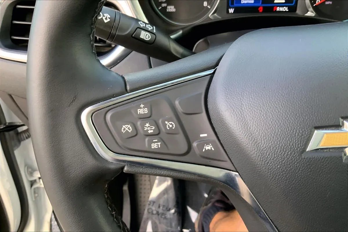 2024 Chevrolet Equinox LT thumbnail 23