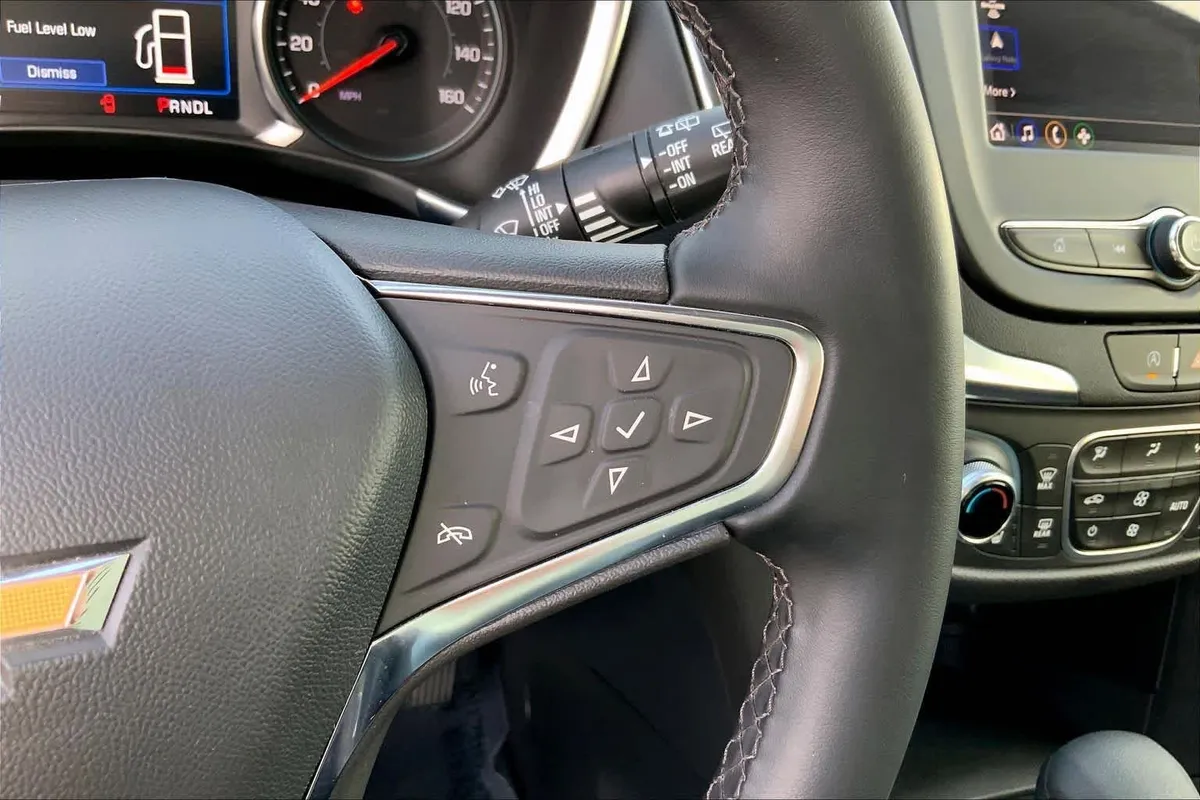2024 Chevrolet Equinox LT thumbnail 24