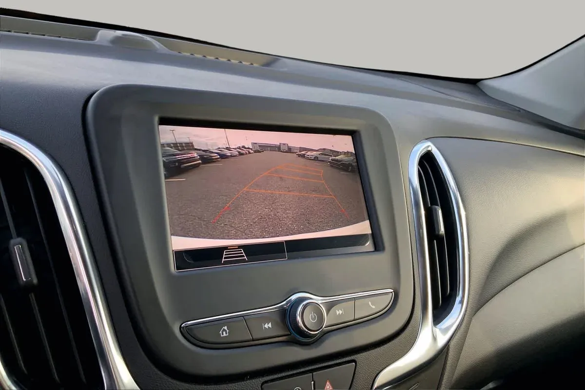 2024 Chevrolet Equinox LT thumbnail 28