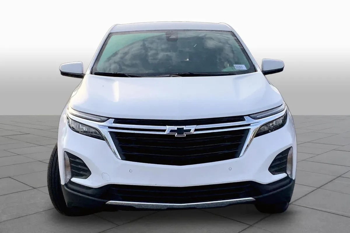 2024 Chevrolet Equinox LT thumbnail 4