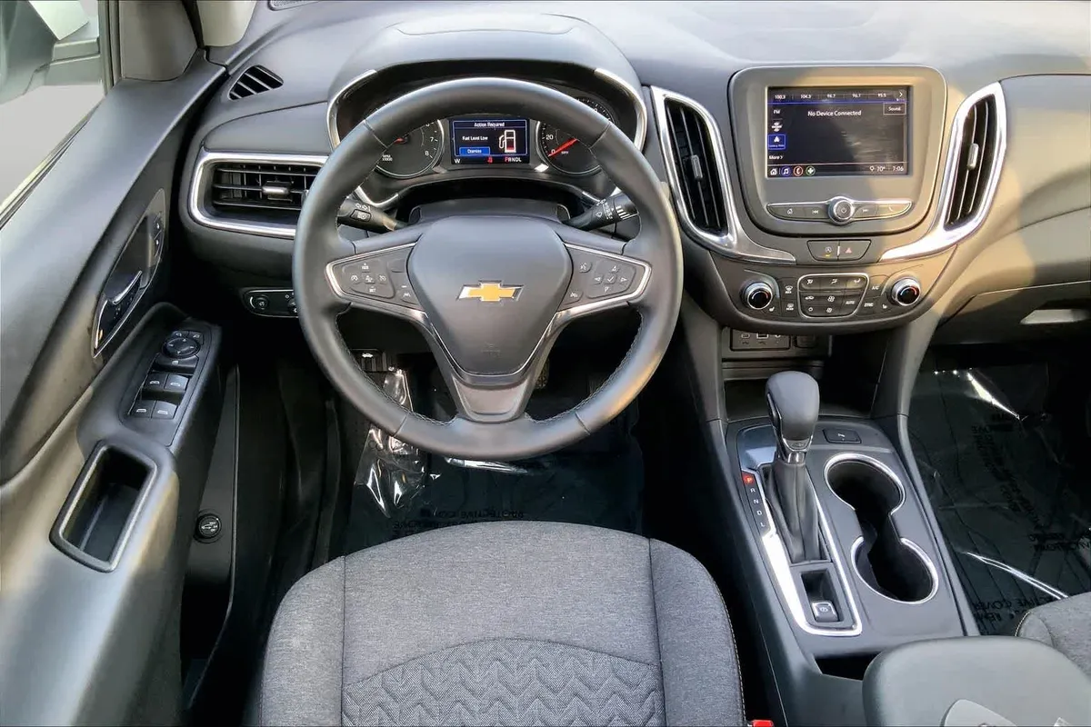 2024 Chevrolet Equinox LT thumbnail 6
