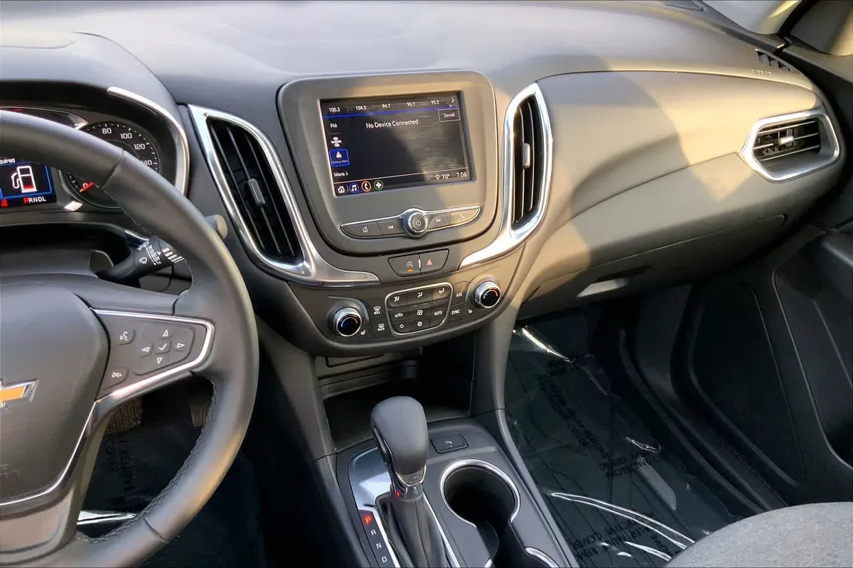 2024 Chevrolet Equinox LT thumbnail 7